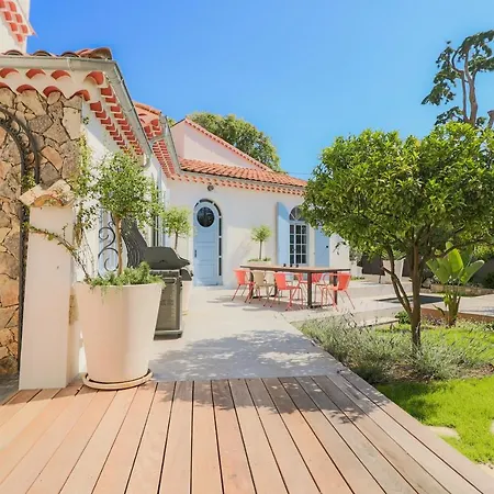 Villa Charming Renovated Provencal In Central Antibes