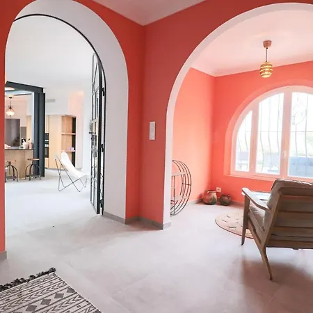 Villa Charming Renovated Provencal In Central Antibes