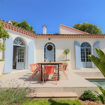 Villa Charming Renovated Provencal In Central Antibes
