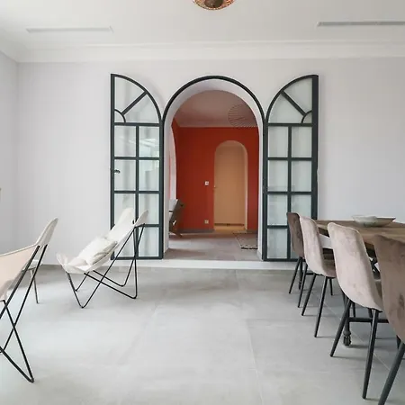Charming Renovated Provencal In Central Villa *