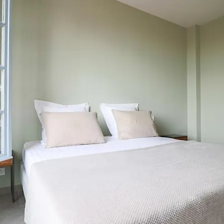 Charming Renovated Provencal In Central *